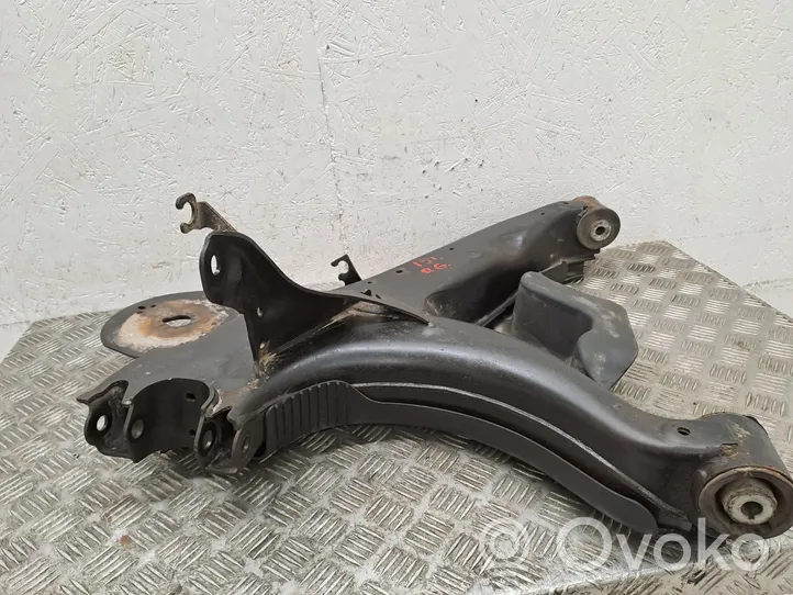 Mercedes-Benz Vito Viano W447 Braccio di controllo sospensione posteriore superiore/braccio oscillante A4473520500