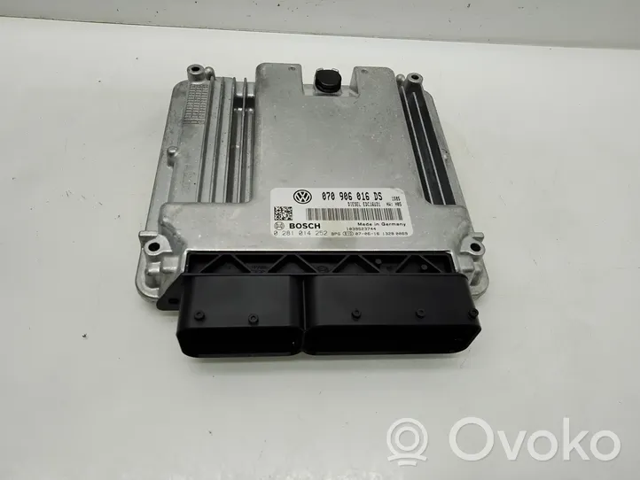 Volkswagen Transporter - Caravelle T5 Sterownik / Moduł ECU 070906016DS