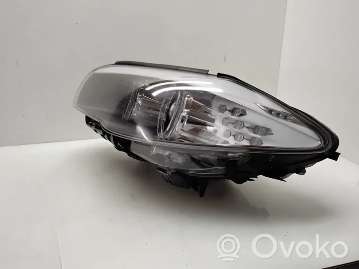 BMW 5 F10 F11 Lampa przednia 7203251