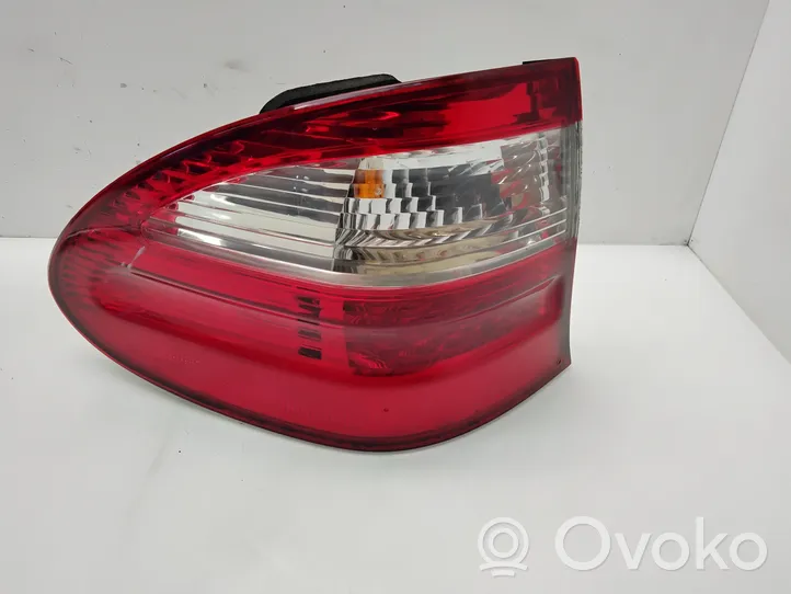 Mercedes-Benz E W211 Luci posteriori A2118201564