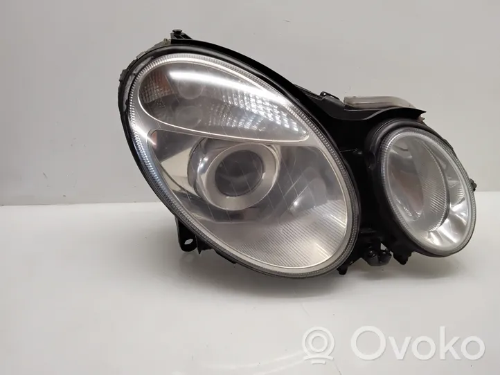 Mercedes-Benz E W211 Lampa przednia 15436001