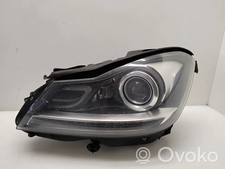 Mercedes-Benz C W204 Lampa przednia A2048205559