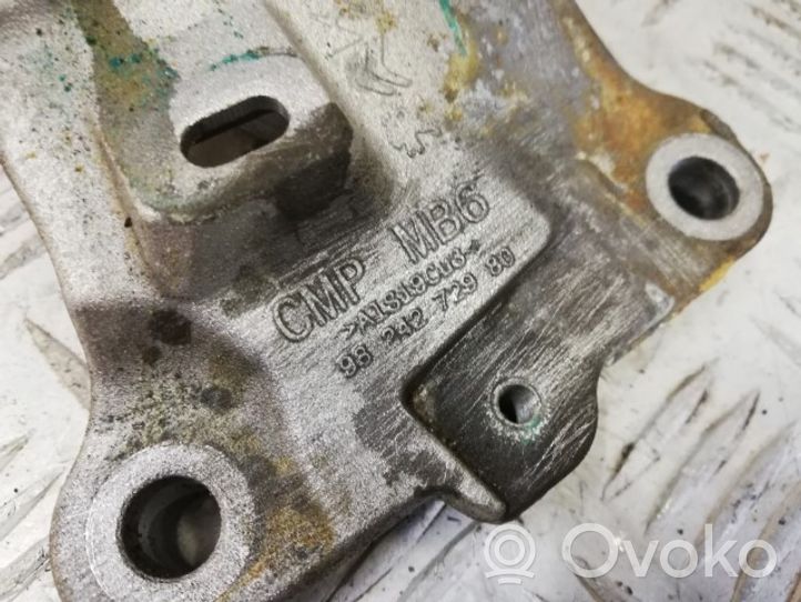 Opel Mokka X Gearbox mounting bracket 
