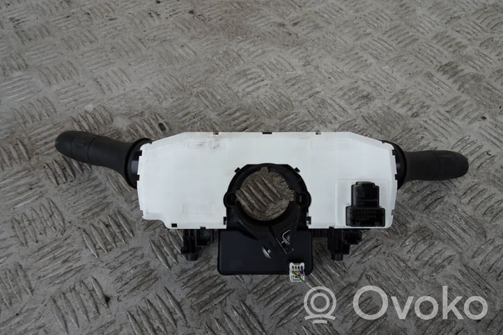 Nissan Qashqai Manetka / Przełącznik kierunkowskazów wycieraczek 47945-4BA0A