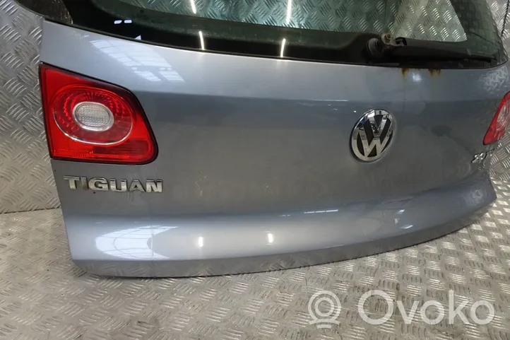 Volkswagen Tiguan Lava-auton perälauta 