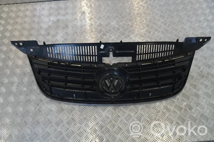 Volkswagen Tiguan Etupuskurin ylempi jäähdytinsäleikkö 5N0853651