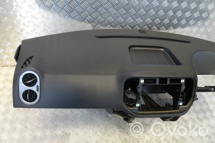 Volkswagen Tiguan Deska rozdzielcza 