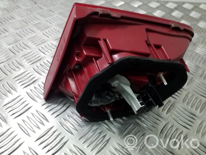 Volkswagen PASSAT B7 Tailgate rear/tail lights 3AE945093K