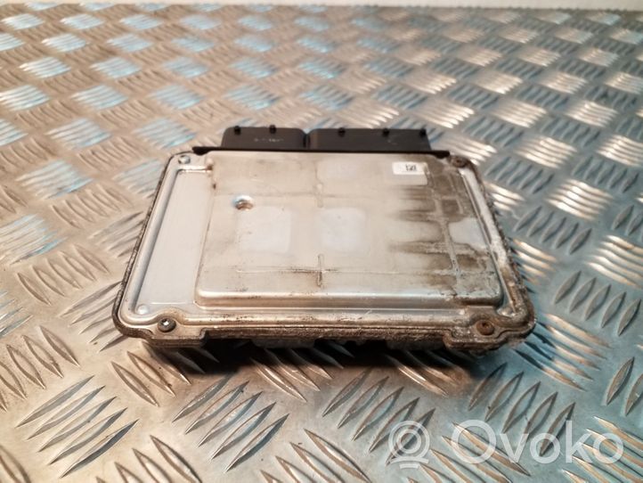 Volkswagen PASSAT B7 Komputer / Sterownik ECU silnika 03L907309AE