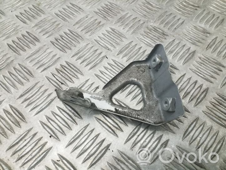 Volkswagen Tiguan Soporte de montaje del guardabarros 5N0821136