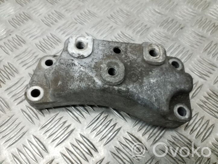 Audi A3 S3 A3 Sportback 8P Supporto di montaggio scatola del cambio 1K0199117