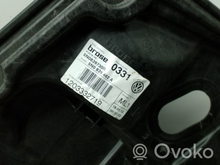 Volkswagen Tiguan Takaikkunan nostomekanismi ilman moottoria 5N0839730R