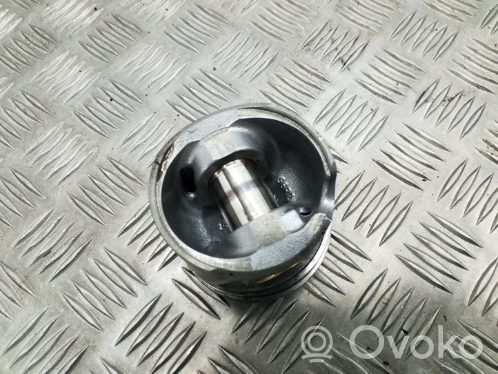 Audi A4 S4 B6 8E 8H Piston 7901J