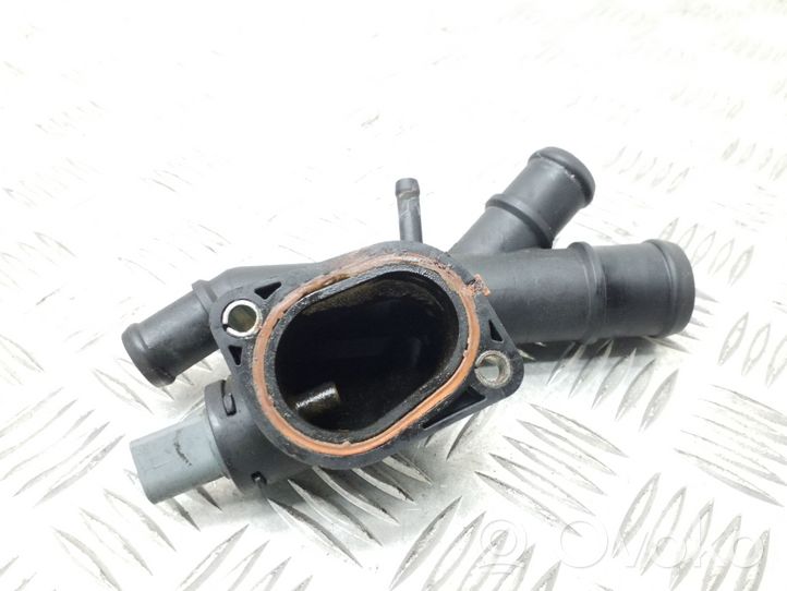 Volkswagen Tiguan Engine coolant pipe/hose 03L121132Q