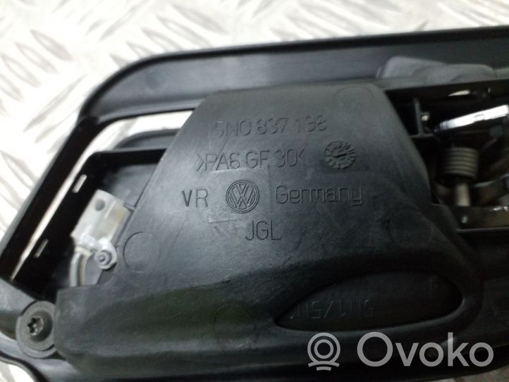 Volkswagen Tiguan Poignée inférieure de porte avant 5N0837198