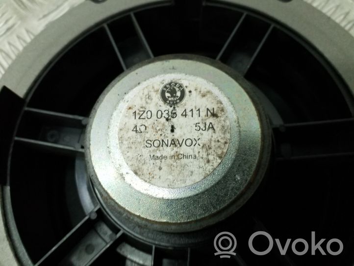 Skoda Octavia Mk2 (1Z) Etuoven kaiutin 1Z0035411N