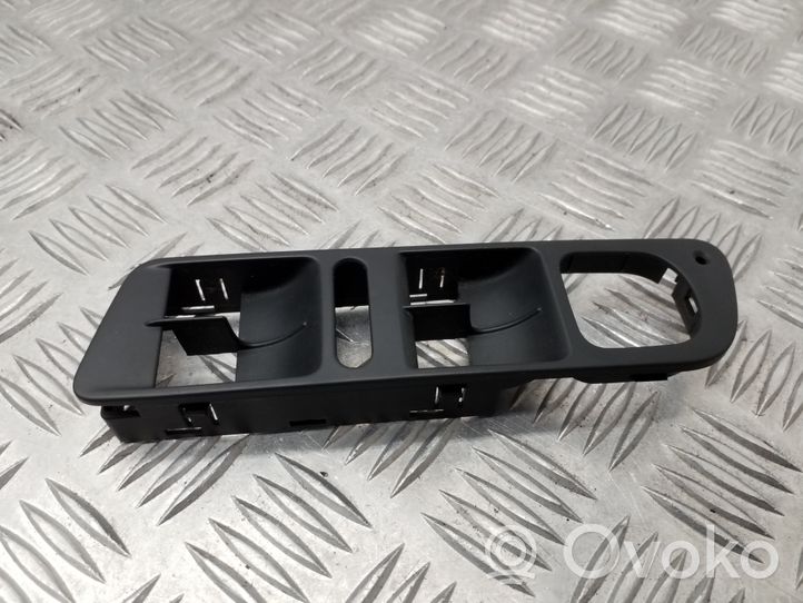 Volkswagen Tiguan Support bouton lève vitre porte avant 5N2867256