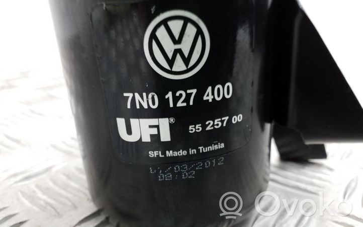 Volkswagen PASSAT B7 Carcasa del filtro de combustible 3AA127399L