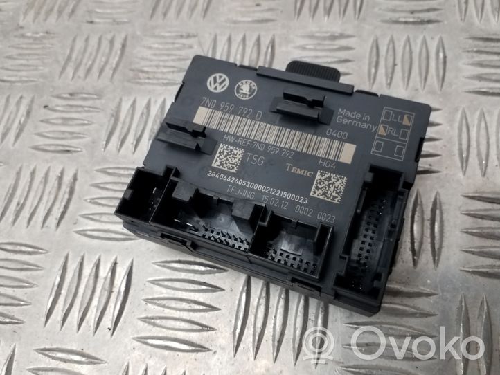 Skoda Yeti (5L) Oven ohjainlaite/moduuli 7N0959792D