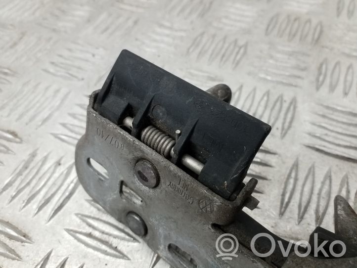 Volkswagen Golf VI Anello/gancio chiusura/serratura del vano motore/cofano 1Q0823480