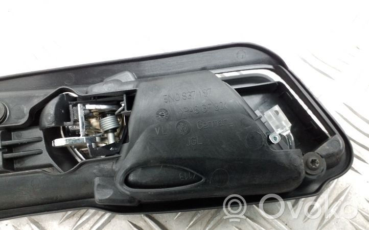 Volkswagen Tiguan Front door interior handle 5N2837113