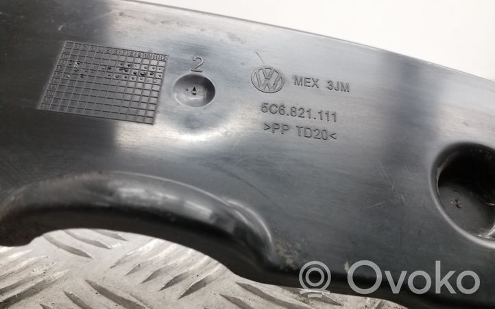 Volkswagen Jetta VI Spārna putuplasta daļa 5C6821111