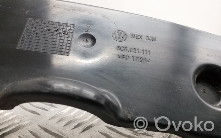 Volkswagen Jetta VI Supporto/guarnizione in poliuretano espanso del parafango 5C6821111