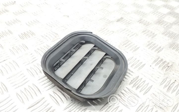 Volkswagen Touran II Quarter panel pressure vent 1T0819466C