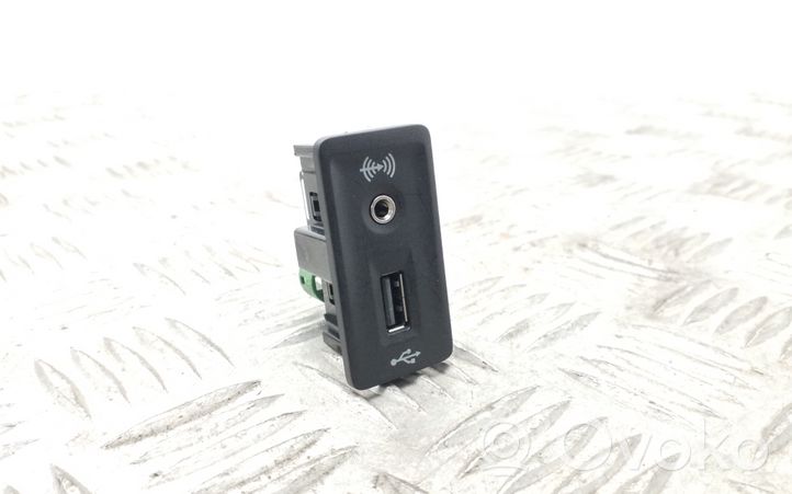 Seat Leon (5F) USB socket connector 5G0035222