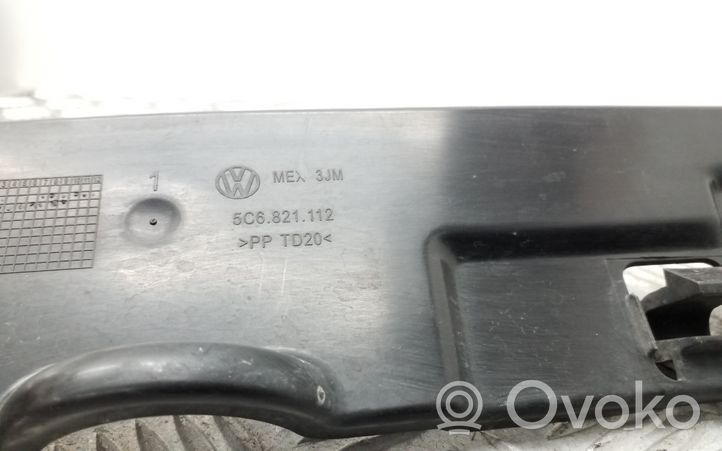 Volkswagen Jetta VI Soporte/sello del guardabarros de espuma 5C6821112