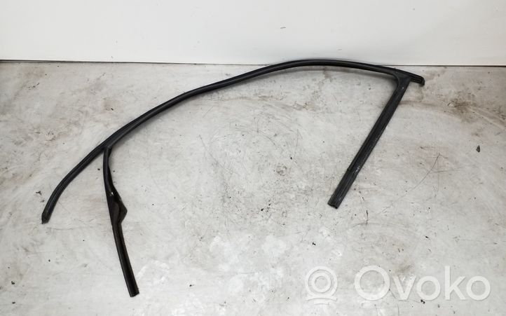 Volkswagen Golf VI Joint de fenêtre de porte avant coupé 5K3837431