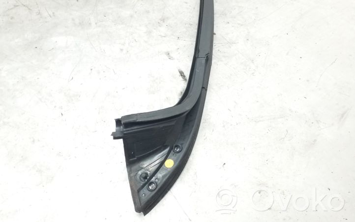 Volkswagen Scirocco Joint de fenêtre de porte avant coupé 1K8867337