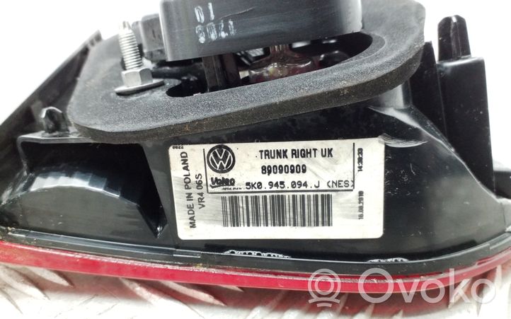 Volkswagen Golf VI Lampy tylnej klapy bagażnika 5K0945094J