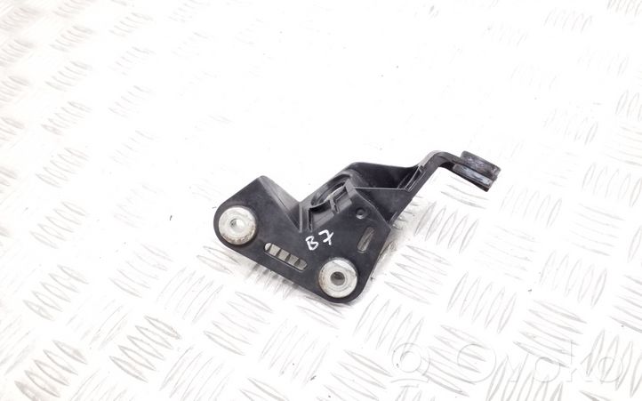 Volkswagen PASSAT B7 Gear shift cable bracket 1K0711789J