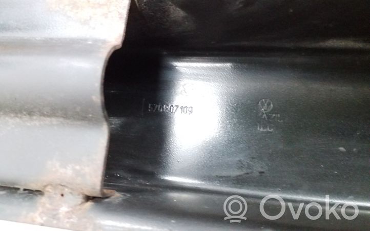 Volkswagen Fox Traversa del paraurti anteriore 5Z0807109