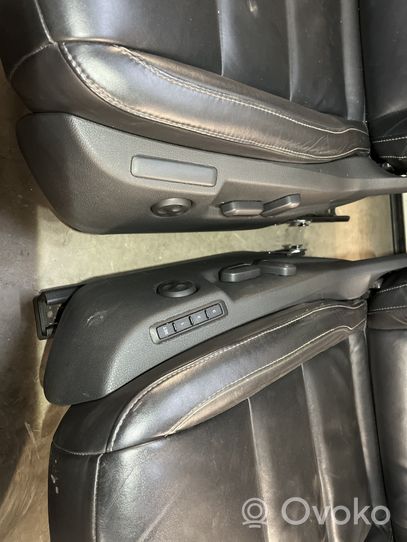 Skoda Superb B6 (3T) Seat and door cards trim set 