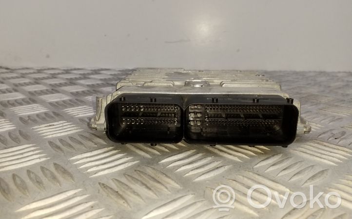 Volkswagen Golf Plus Unité de commande, module ECU de moteur 03L997557L