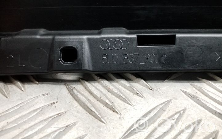 Audi Q3 8U Listwa / Uszczelka szyby drzwi przednich 8U0837901C