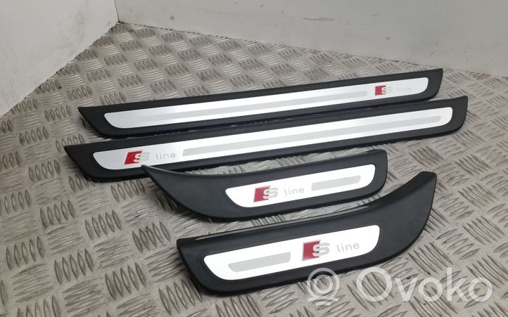 Audi Q5 SQ5 Zestaw listew progowych (wewnętrznych) 8R0853375C
