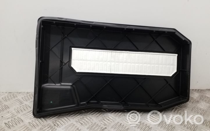 Volkswagen Touareg II Battery box tray cover/lid 7L0864643B