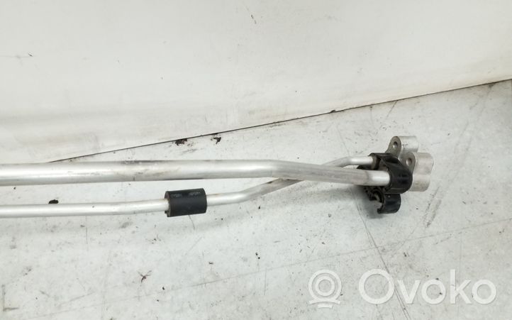 Volkswagen Touareg II Ilmastointilaitteen putki (A/C) 7P0820885