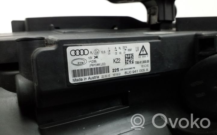 Audi Q3 8U Lampa przednia 8U0941005A