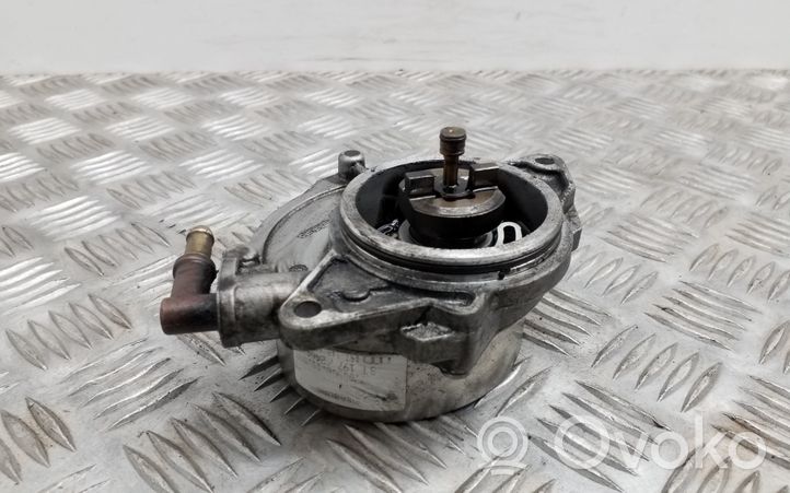 Audi A5 8T 8F Pompe à vide 057145100RF