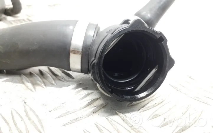 Volkswagen Tiguan Tuyau de liquide de refroidissement moteur 5QF121049AT