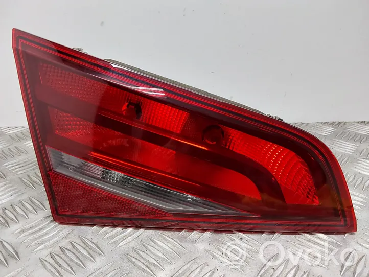 Audi A3 S3 8V Lampy tylnej klapy bagażnika 8V4945093