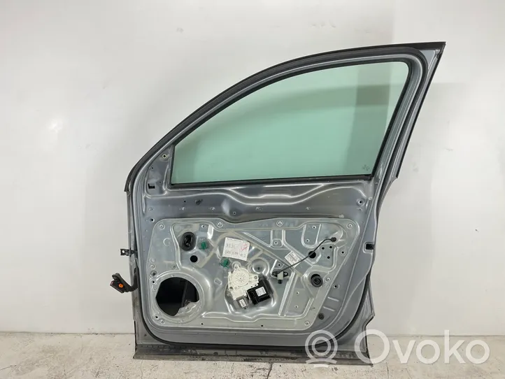 Volkswagen Tiguan Drzwi przednie 5N0831312