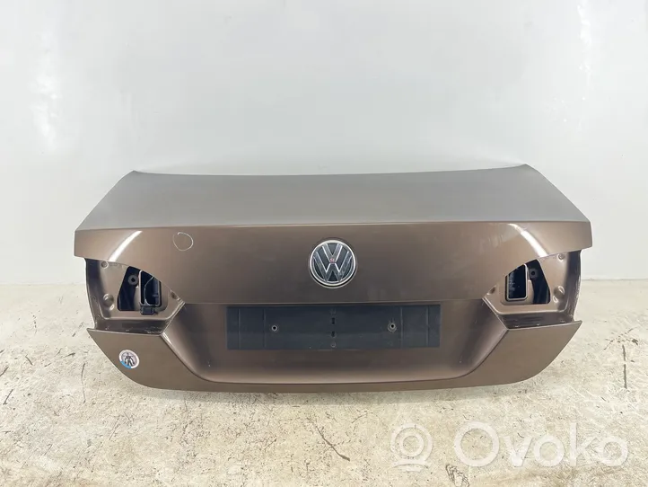 Volkswagen Jetta VI Tylna klapa bagażnika 5C6827446