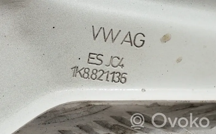 Volkswagen Scirocco Uchwyt / Mocowanie błotnika przedniego 1K8821136