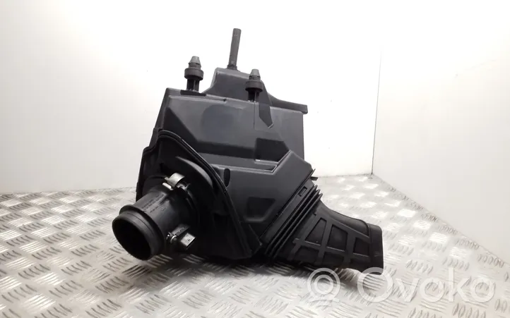 Audi A5 8T 8F Boîtier de filtre à air 8K0133837B