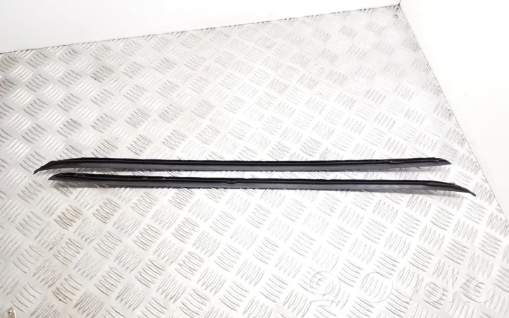 Volkswagen Jetta VI Rivestimento parabrezza 5C6854328B